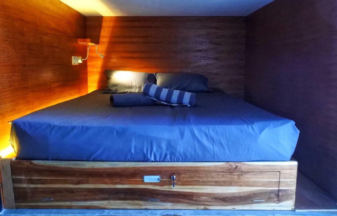 Kaniu Capsule Hostel *